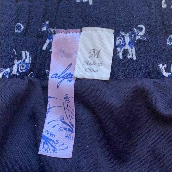 Francesca’s Built-In Belted Shorts. - Picture 5 of 5